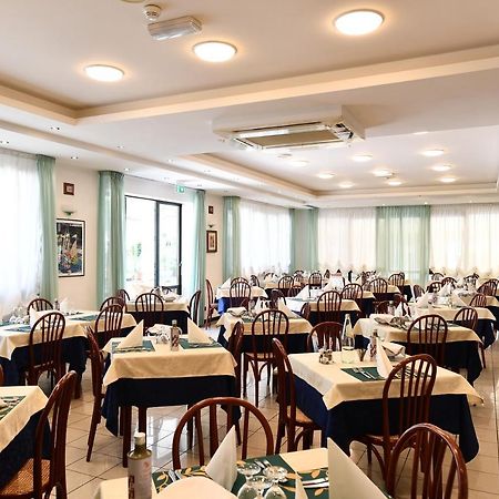 Hotel Criniera D'Oro Rimini Zewnętrze zdjęcie