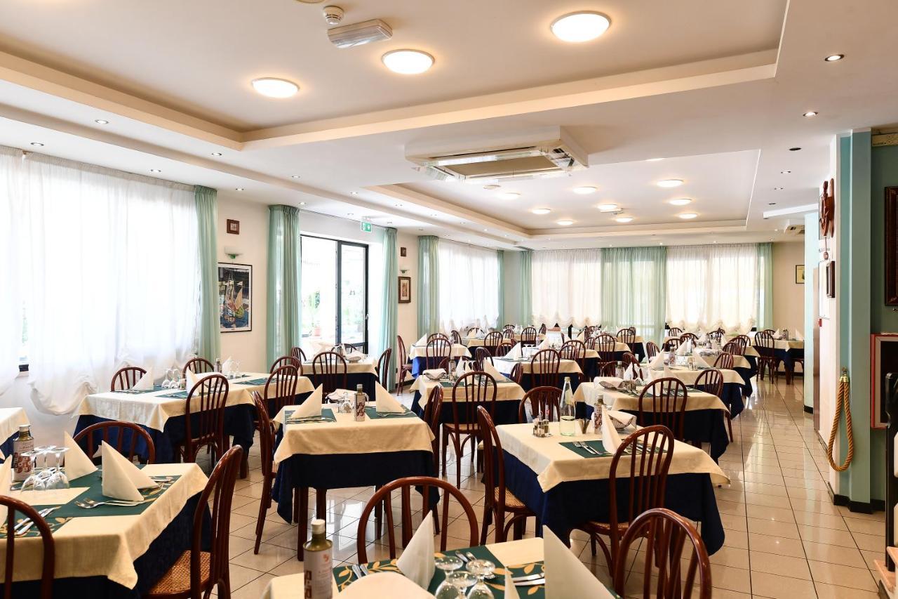 Hotel Criniera D'Oro Rimini Zewnętrze zdjęcie